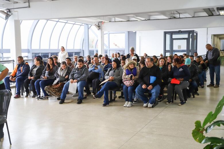 Mais de 100 pessoas participam da edição 50+ do Emprega Ferraz PAT