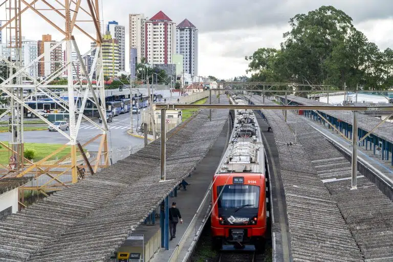CPTM lança uma campanha virtual nas redes sociais e coloca monitores 