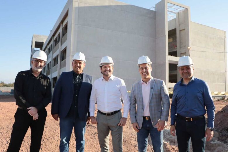 Obras da Fatec avançam durante o mês de julho e chegam a 53% de conclusão