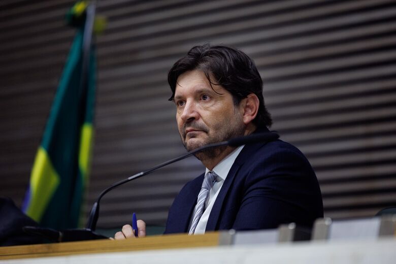 Deputado deve permanecer internado por um ou dois dias