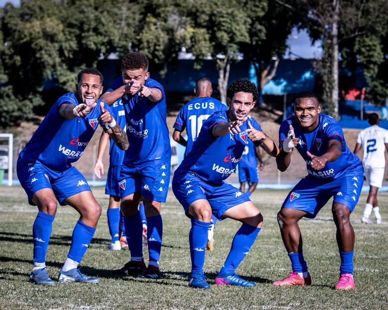 Ecus goleia Guarulhos e assume liderança na 2ª fase da Bezinha