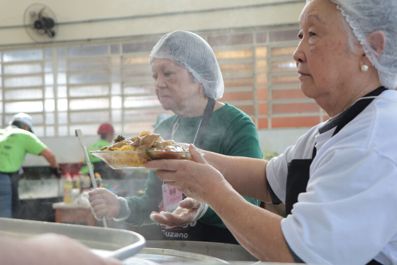 Pedro Ishi oficializa yakisoba como 1&ordm; patrimônio imaterial de Suzano