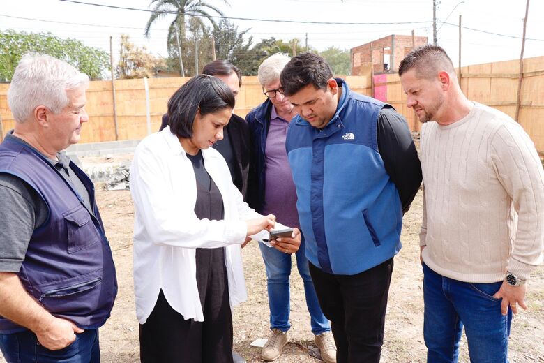 No Miguel Badra, Prefeito oficializa início da obra do quinto ecoponto de Suzano