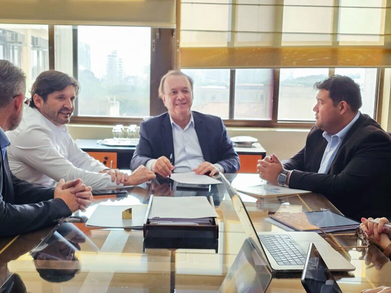 Pedro Ishi cobra 40 leitos de hemodiálise e aumento de recursos para a saúde