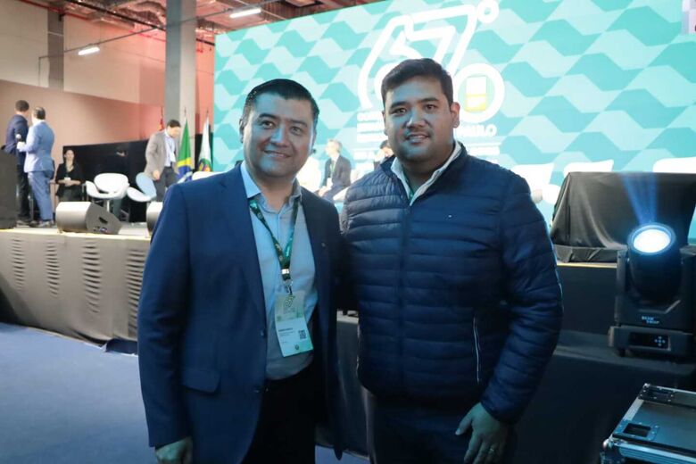 Pedro Ishi participa de congresso estadual e busca soluções sustentáveis para Suzano