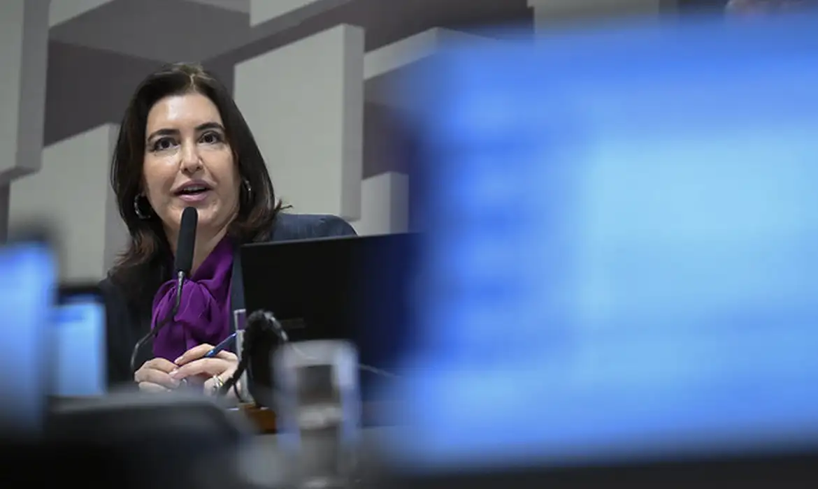 No Senado, Tebet defende revisão de gastos e de isenções fiscais