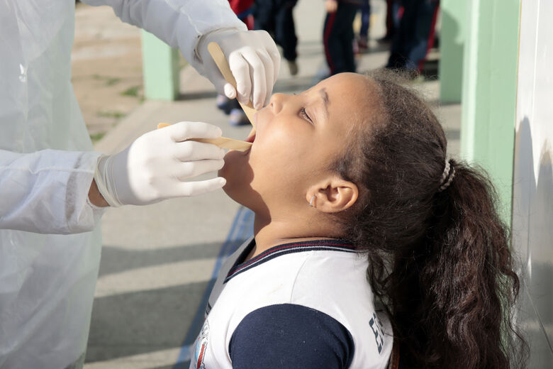 Saúde reforça avaliações odontológicas em creche na Vila Amorim em Suzano