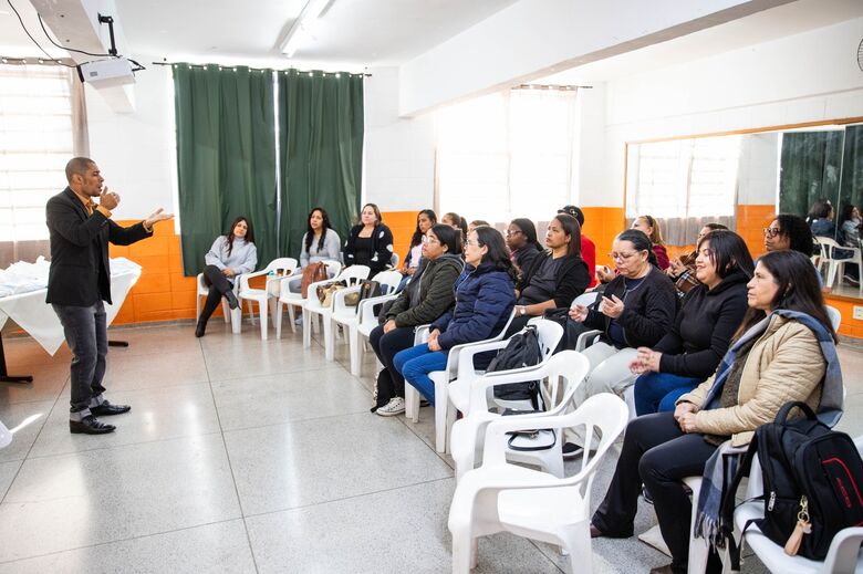 Aulas estão sendo ministradas pelo professor Maurino Pereira 