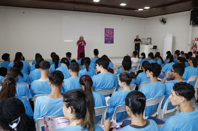 Suzano inicia programação do 'Agosto Lilás' com ações de combate à violência contra a mulher