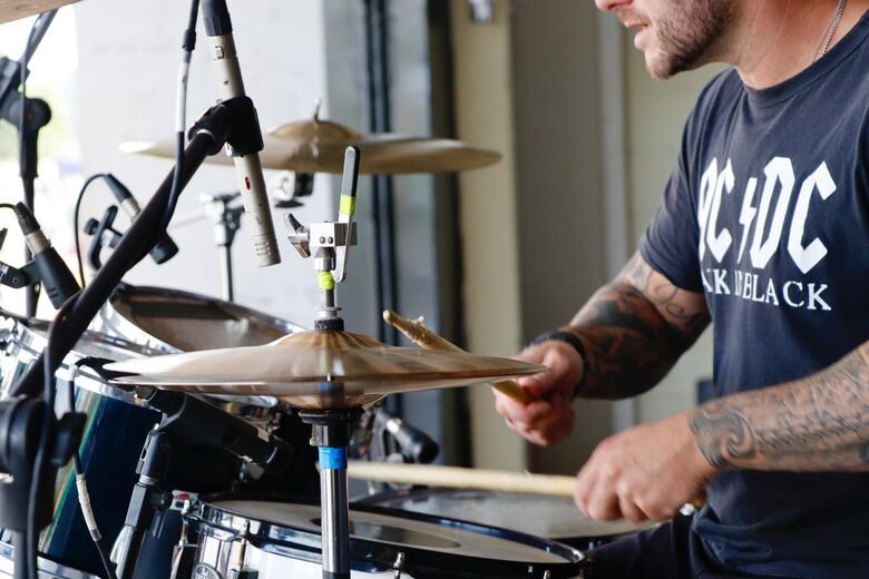 Edição do 'Rock no Parque' deste domingo presta homenagem a Raul Seixas