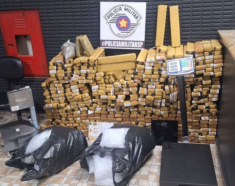 Entorpecentes foram apreendidos 