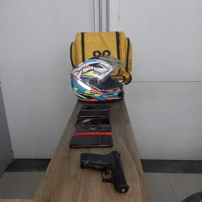 Força tática prende dois indivíduos por roubo em Brás Cubas