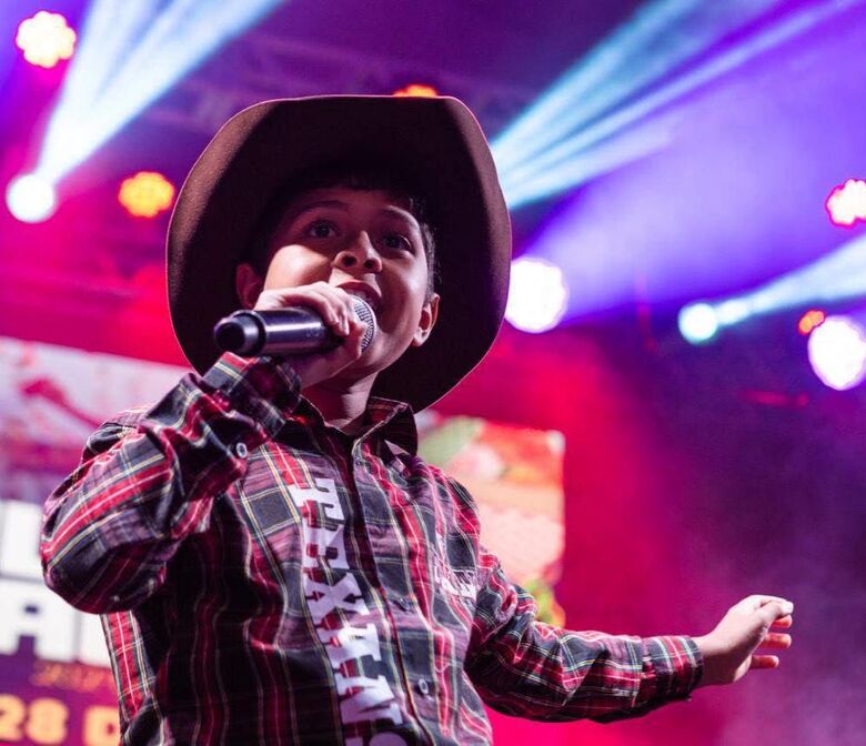 Cantor mirim de Itaquá irá se apresentar na Festa de Peão de Barretos