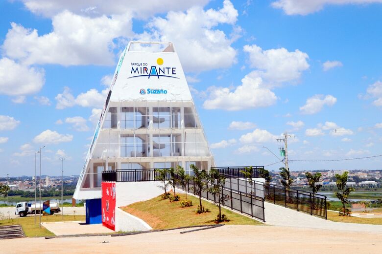 André do Prado liga e confirma a Pedro Ishi votação do projeto que eleva Suzano a município turístico