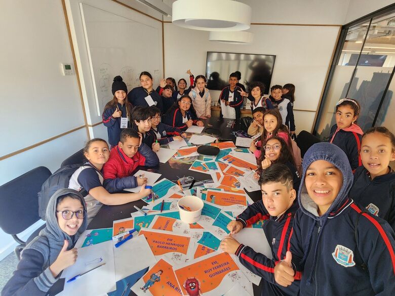 Alunos da rede municipal são premiados na Matific por participação no Suzangames