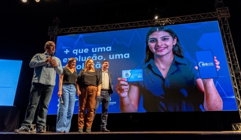 Mara Bertaiolli e Téo Cusatis lançam o aplicativo SIS na Palma da Mão