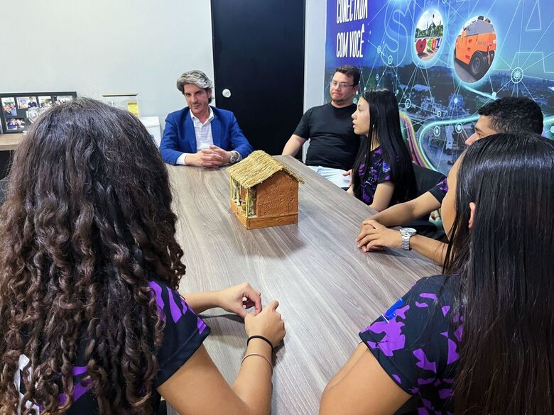 Secretaria de Governo promove encontro com estudantes do Batista Renzi