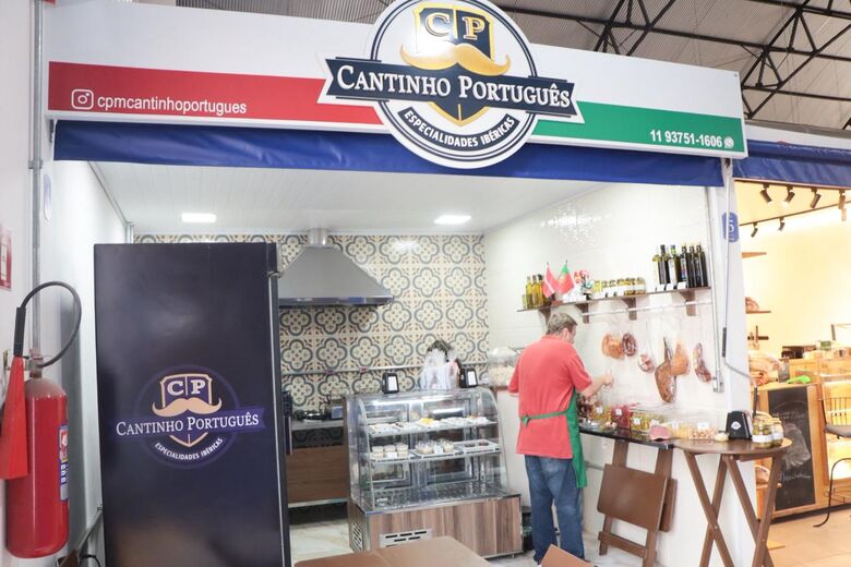 Cantinho Português é inaugurado no Mercado Municipal 