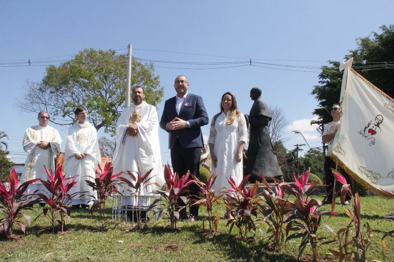 Saulo Souza participa das celebrações do Dia de Padre Eustáquio em Poá