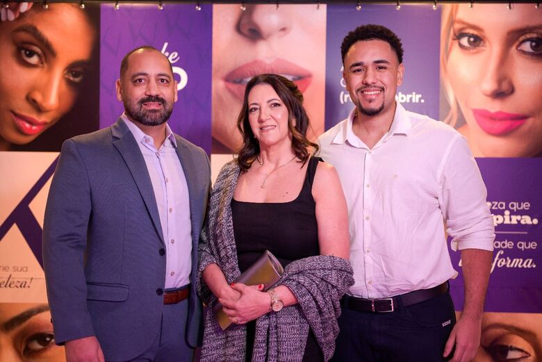 Após sucesso da festa de lançamento, KV Makeup vai à Beauty Fair, maior feira de estética da América