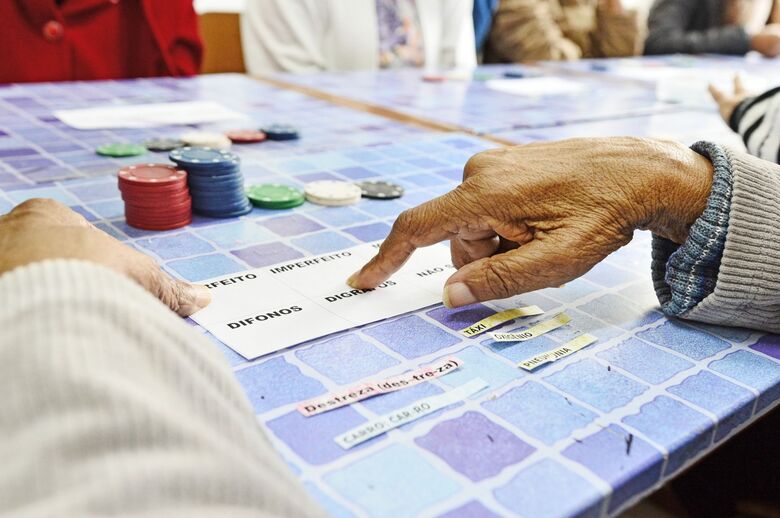 Curso de 'Cuidadoras de Pessoas Idosas' abre 70 vagas na segunda-feira