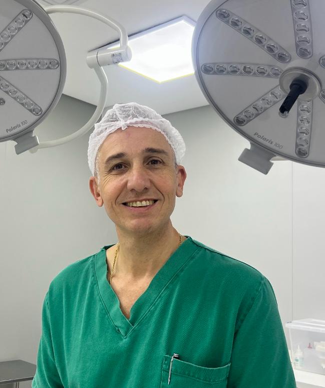 Dr. Kleber Sayeg coordenou equipe multidisciplinar que reparou a parede abdominal de bebê