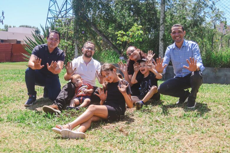 Projeto 'Árvore FamiliAR' realiza o plantio de 60 mudas no Max Feffer