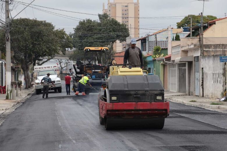 Rua Isaura Tavares de Paiva é asfaltada para melhorar mobilidade no Parque Maria Helena