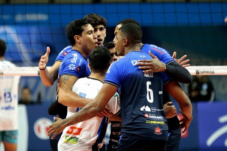 Suzano domina e vence Viapol Vôlei em sua estreia na Superliga 2025/26