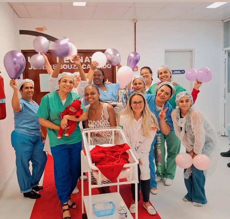 Prematuro recebe alta após 83 dias na UTI do Hospital e Maternidade de Suzano