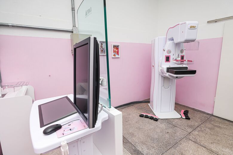 Ferraz entrega novo mamógrafo e vai realizar 260 exames por mês
