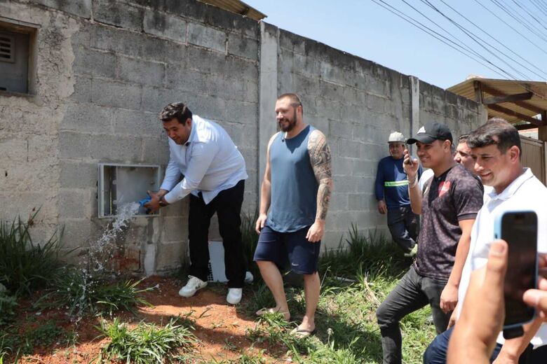 Água: 1,2 mil moradores de Palmeiras são beneficiados com 281 novas ligações