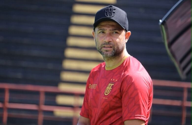 União Suzano anuncia contratação do treinador Thiago Constância