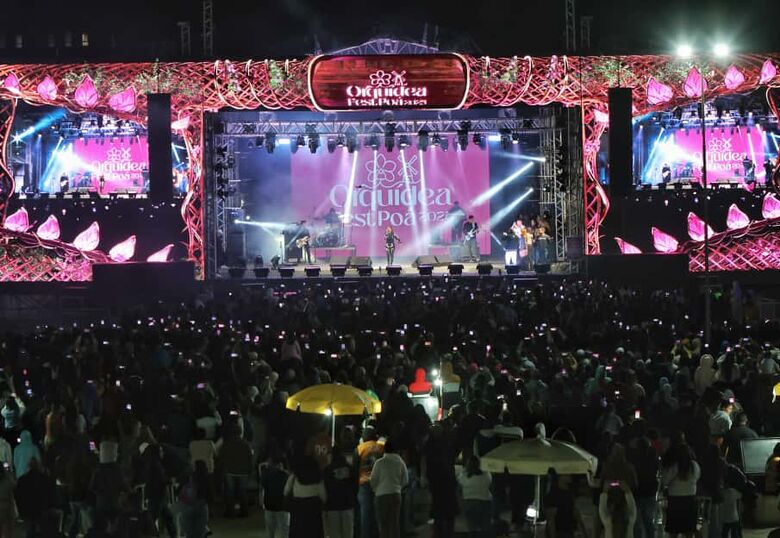 Bruna Karla emociona milhares de pessoas na 1ª noite da Orquídea Fest Poá 2025