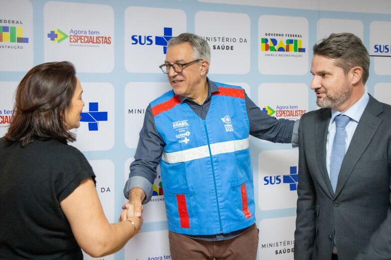 Secretário discute repasses federais para Suzano em encontro no Ministério da Saúde