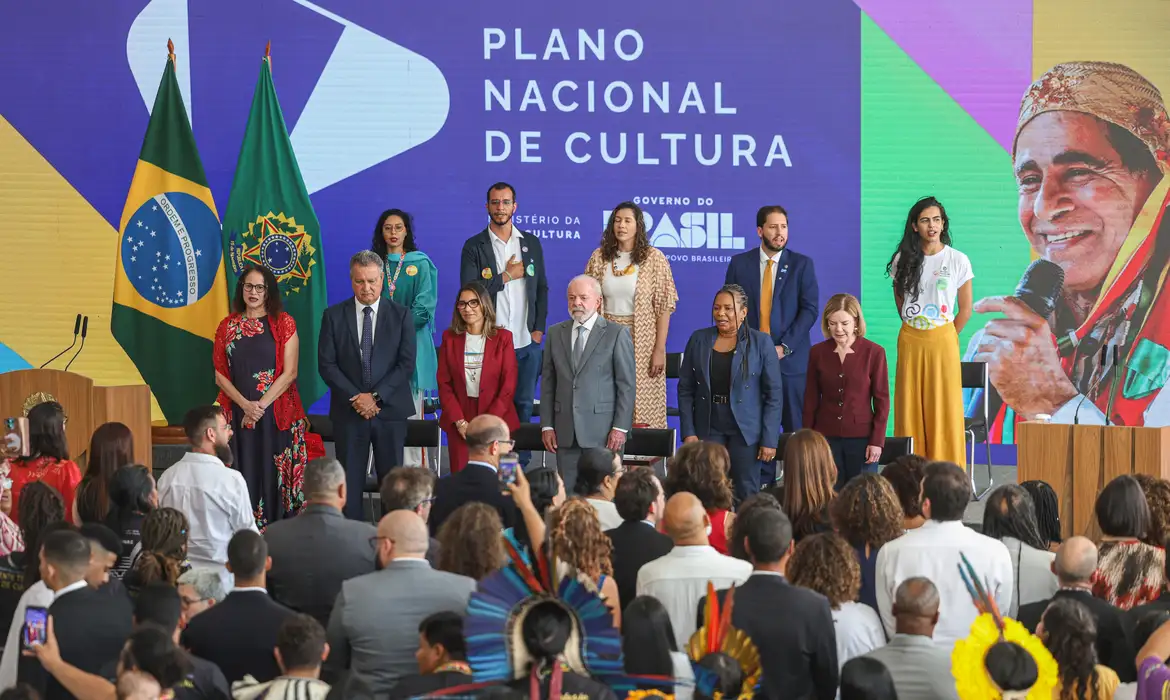 Para presidente, cultura do país deve ser revolucionária