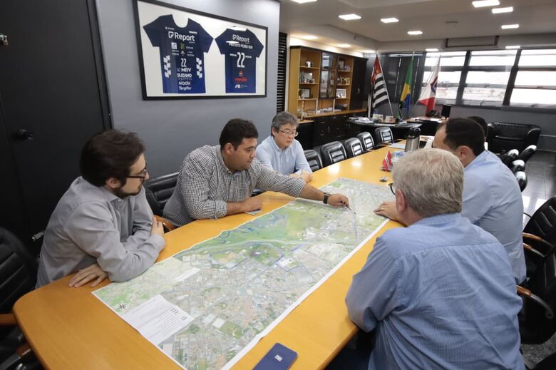 Projeto do Complexo Viário do Alto Tietê é discutido em reunião