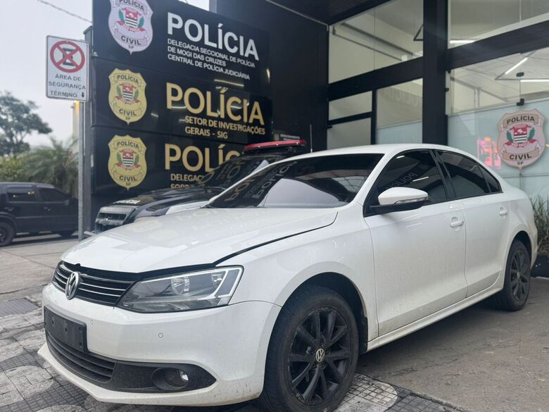 Smart Mogi flagra carro roubado; GCM detém dois e devolve veículo às vítimas