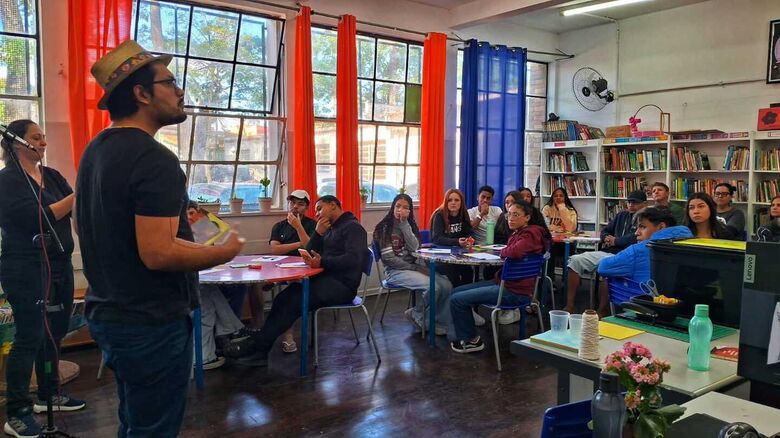 Projeto 'Palavra-Terra-Corpo  Educar com Poesia' chega a Poá unindo arte, ancestralidade e educação