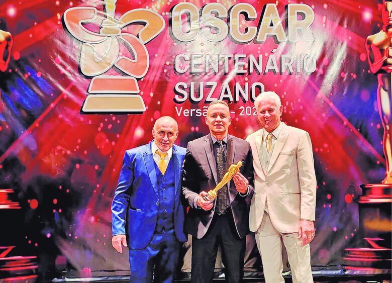 2ª edição do 'Oscar de Suzano' premia 62 e lota Teatro Municipal