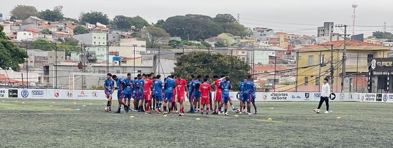 Usac se apresenta nesta segunda com 17 reforços e foco em 2026