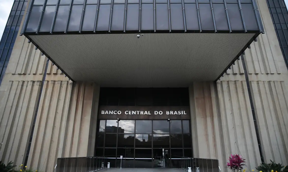 Previsão da inflação caiu para 4,4% este ano