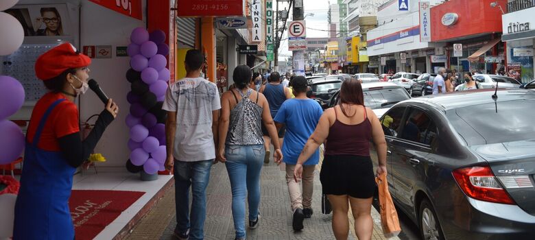 Com dívida média de R$ 475, inadimplência cai 2,6% em novembro