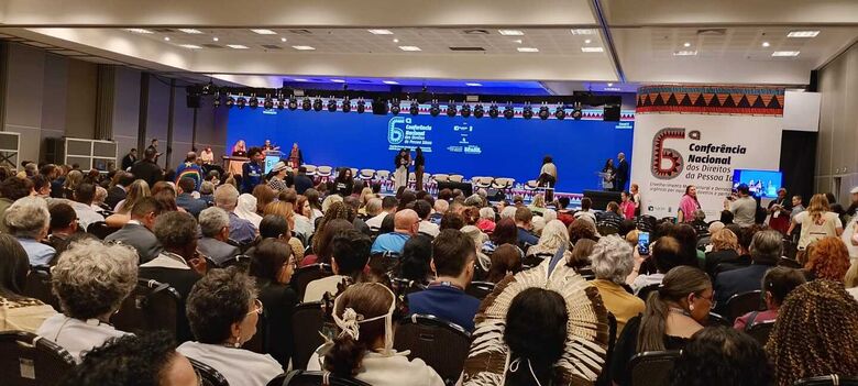 Suzano participa de debates em 2 congressos de Assistência Social