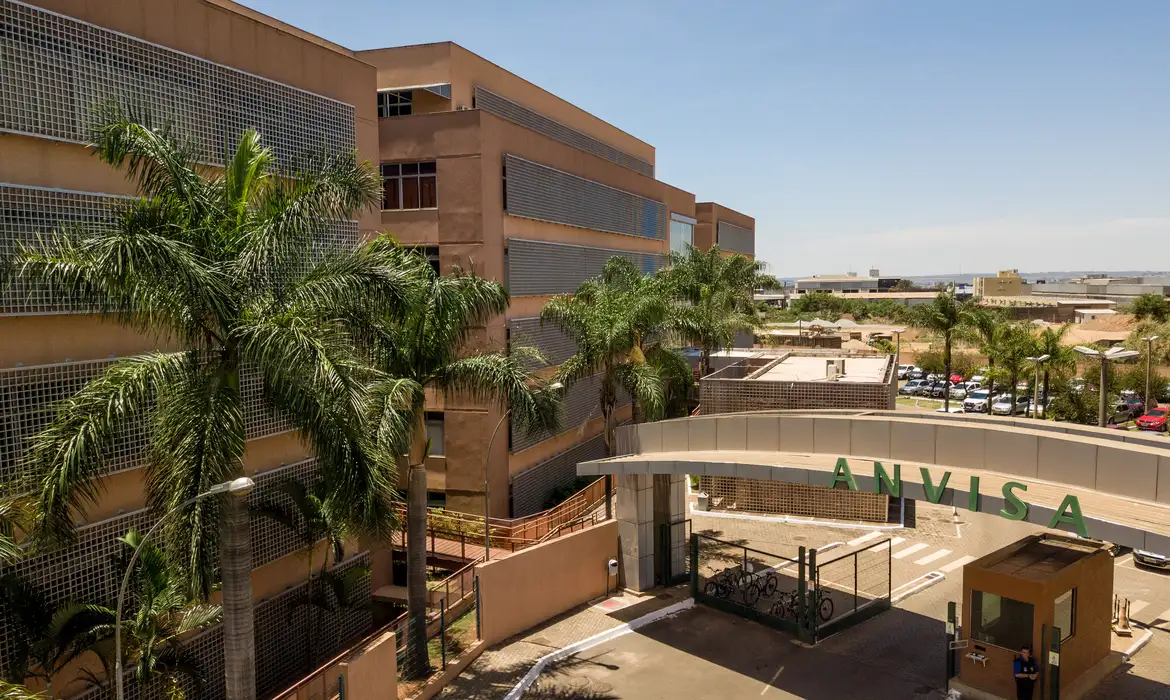 Agência determinou ainda a proibição de 30 medicamentos