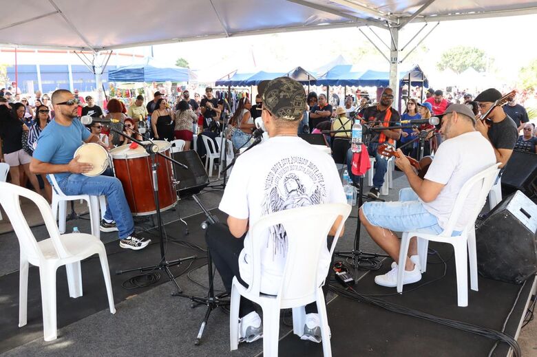 Max Feffer recebe edição especial do projeto 'Samba no Parque' neste domingo