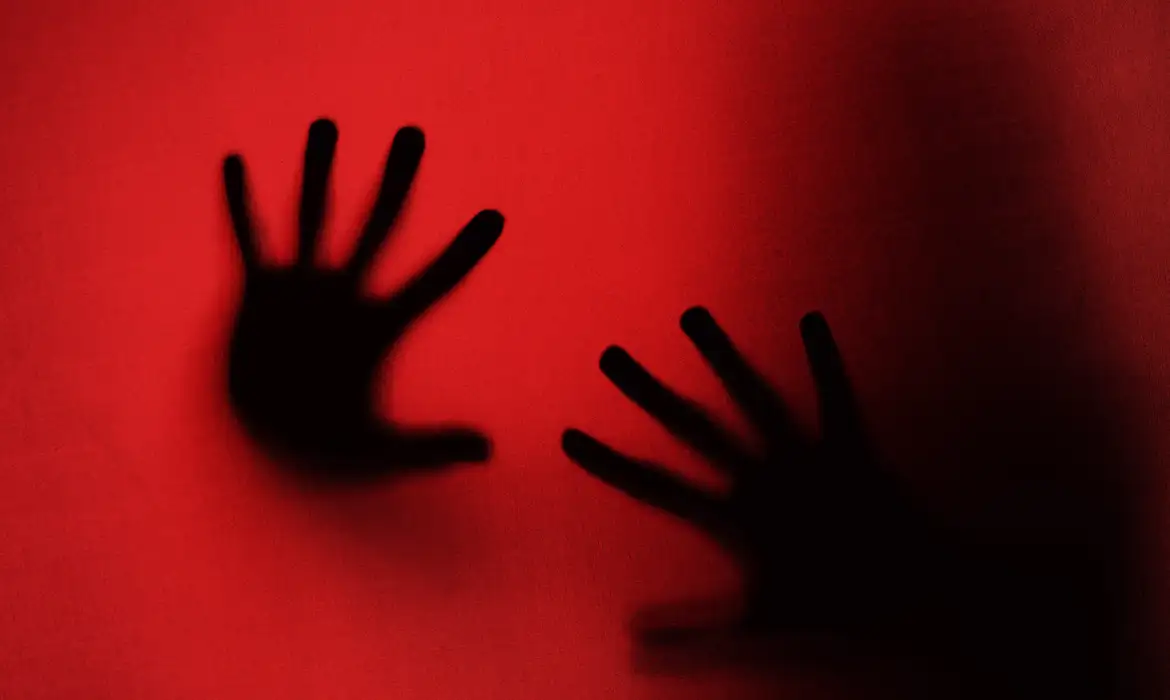 Vítima terá manutenção do vínculo empregatício por 6 meses