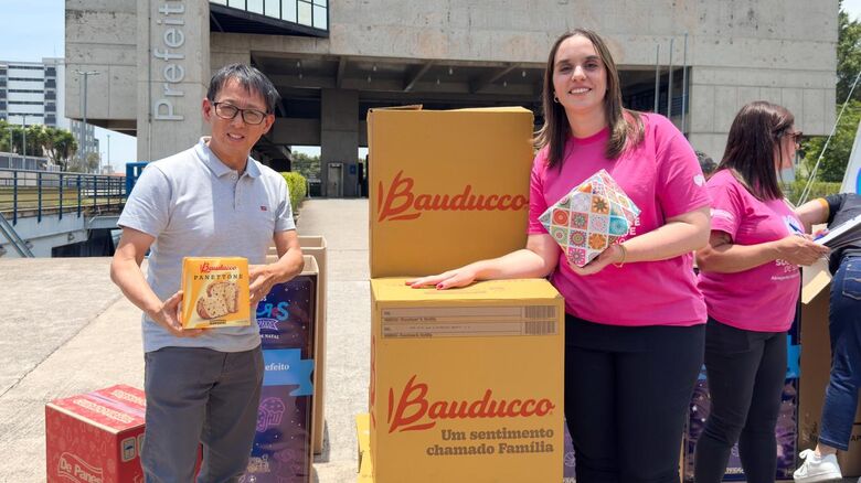 Artur Takayama intermedeia doação de panetones para Gincana dos Servidores Solidários