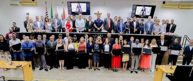 Câmara homenageia Profissionais do Ano de 2025 em sessão nesta sexta