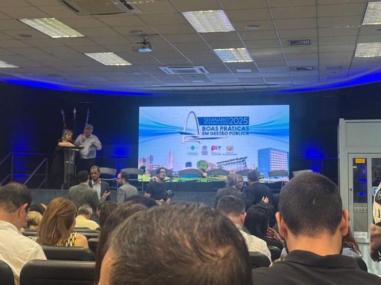 Controladoria Geral de Ferraz participa de Seminário Internacional